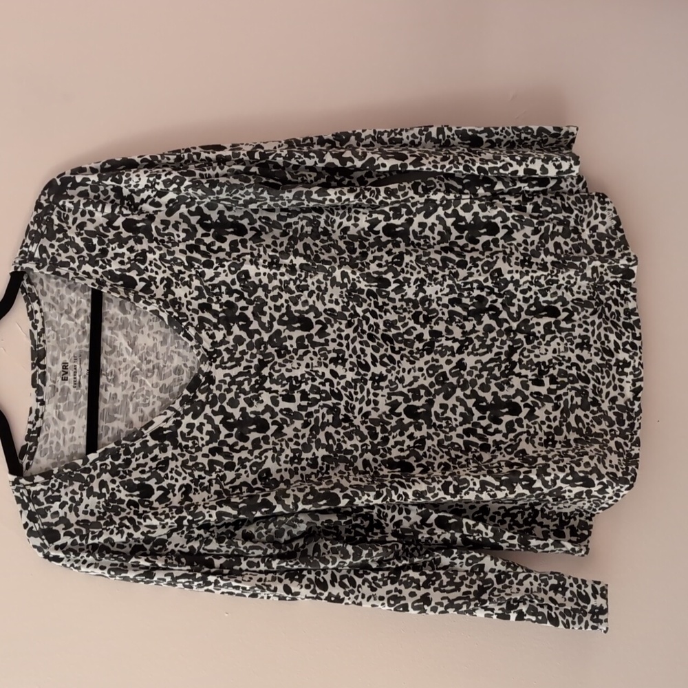 EVRI Grey Leopard Print Shirt, Size 0X